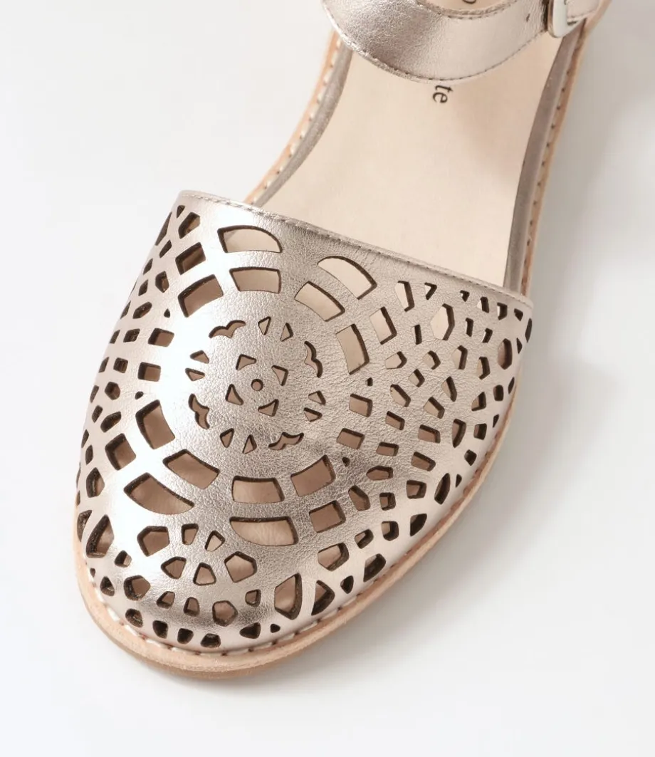 averate_platino_leather_flat_shoes_3.webp Averate Platino Leather Flat Shoes<DJANGO & JULIETTE Online