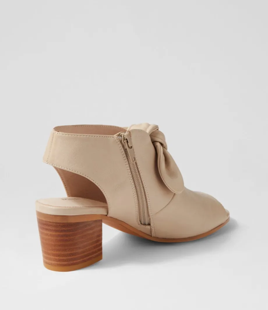 banana_vanilla_leather_sandals_2.webp Banana Vanilla Leather Sandals<DJANGO & JULIETTE Cheap