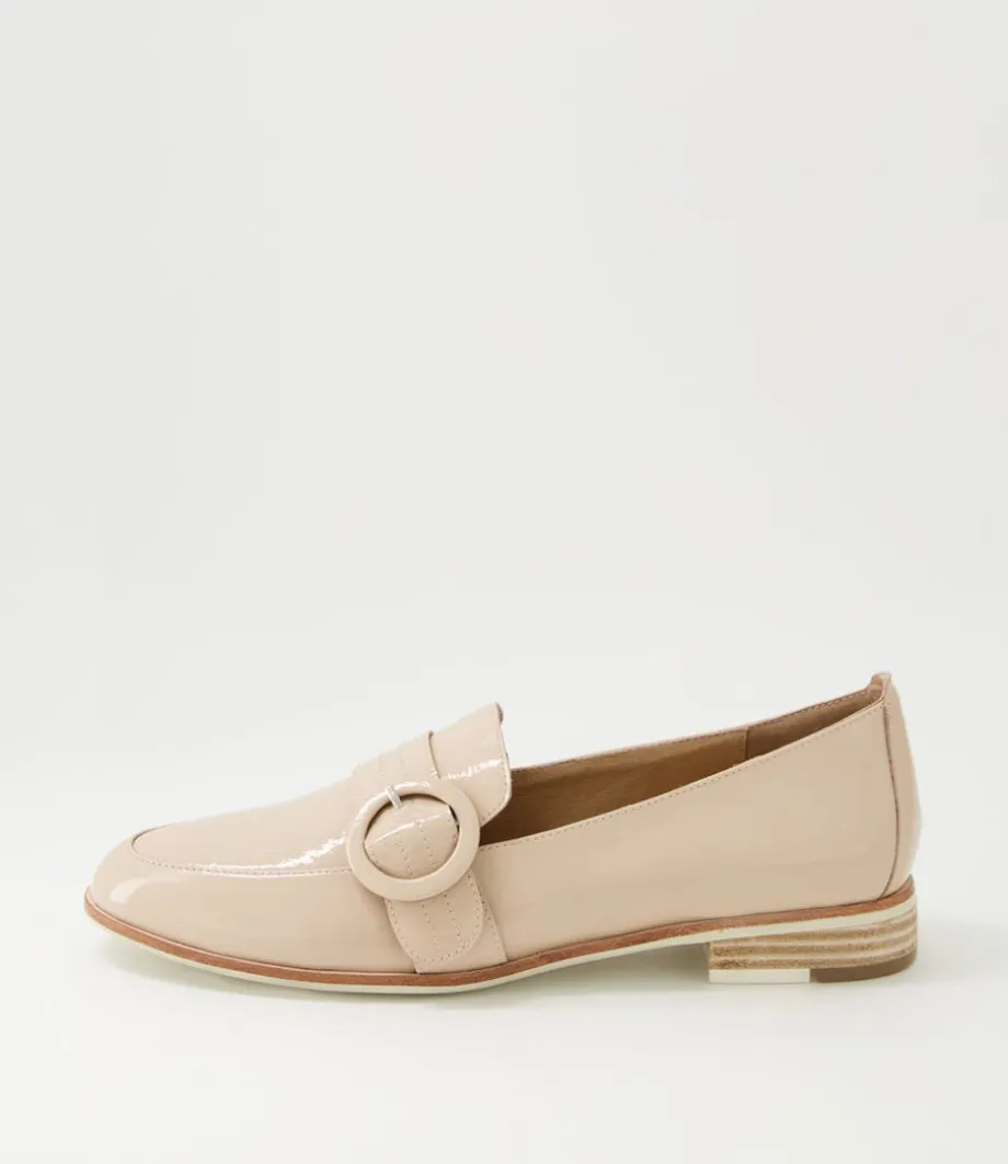 Benza Latte Wrinkle Patent Leather Flat Shoes<DJANGO & JULIETTE Sale