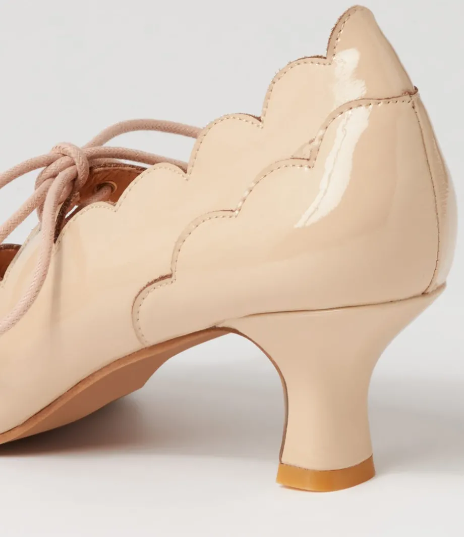 caddie_latte_patent_leather_mary_jane_heels_4.webp Caddie Latte Patent Leather Mary Jane Heels<DJANGO & JULIETTE Fashion
