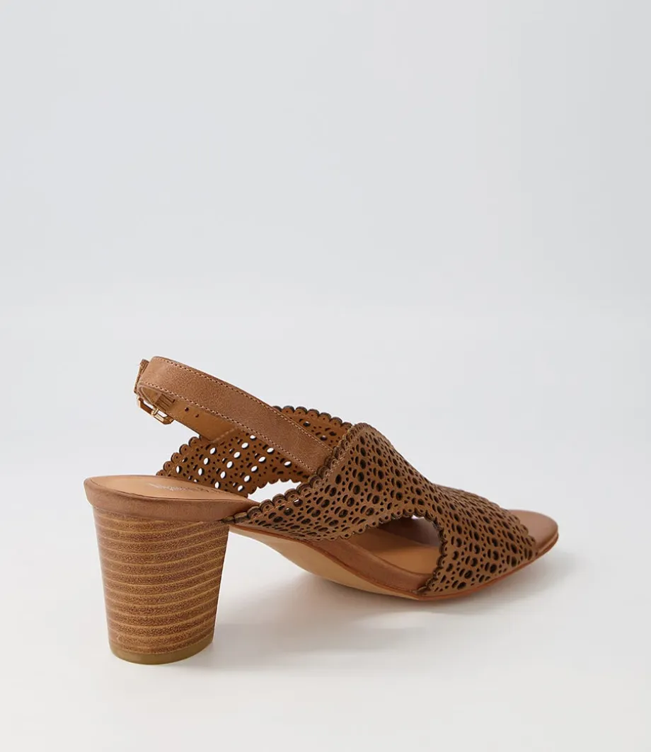 cailely_tan_leather_sandals_2.webp Cailely Tan Leather Sandals<DJANGO & JULIETTE Shop