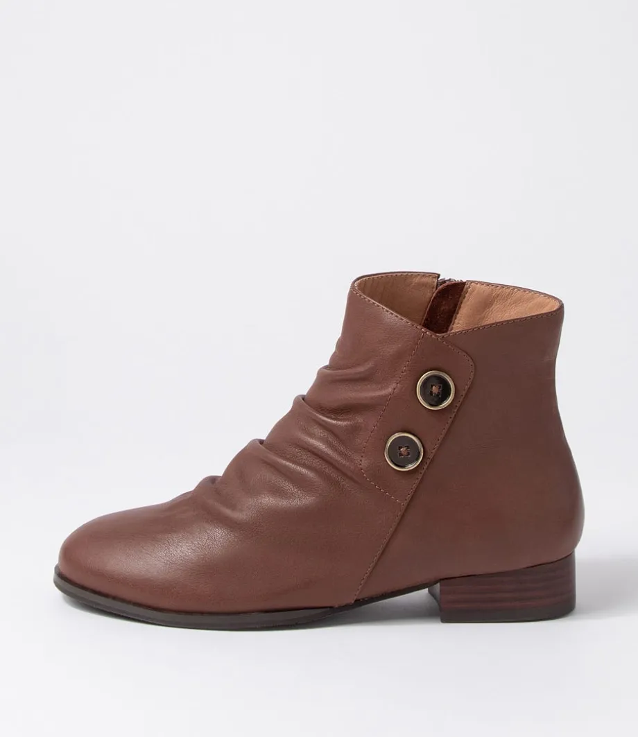 Cerinas Choc Leather Ankle Boots<SUPERSOFT Store