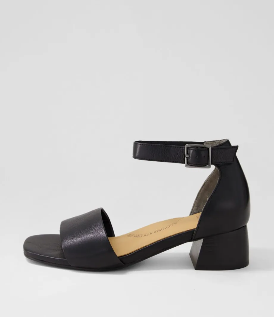 Clairest W Black Leather Sandals<ZIERA Shop