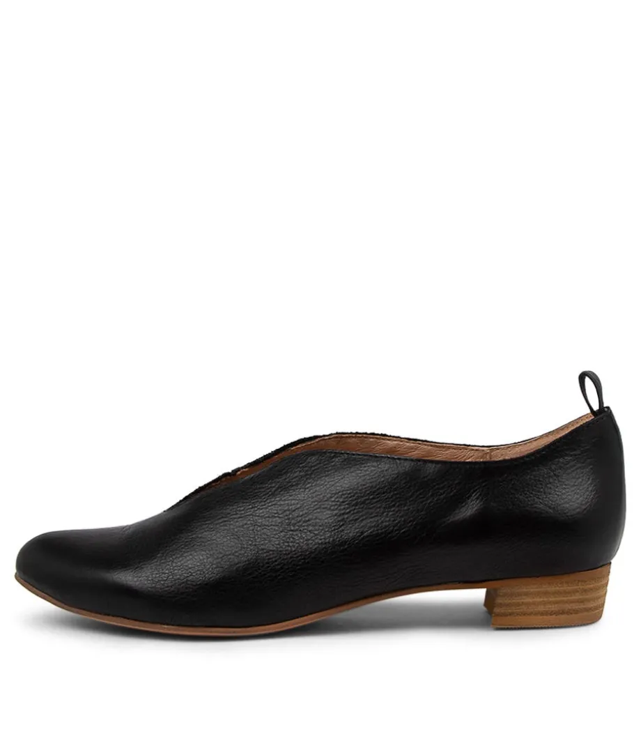 Esker Black Leather Slip-On Shoes Nh<DJANGO & JULIETTE New