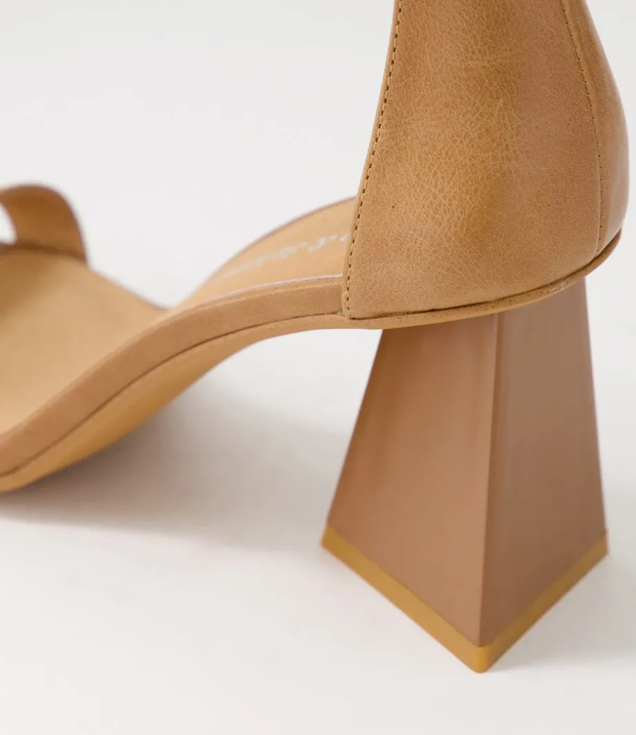 haidar_tan_leather_sandals_4.webp Haidar Tan Leather Sandals<DJANGO & JULIETTE Cheap