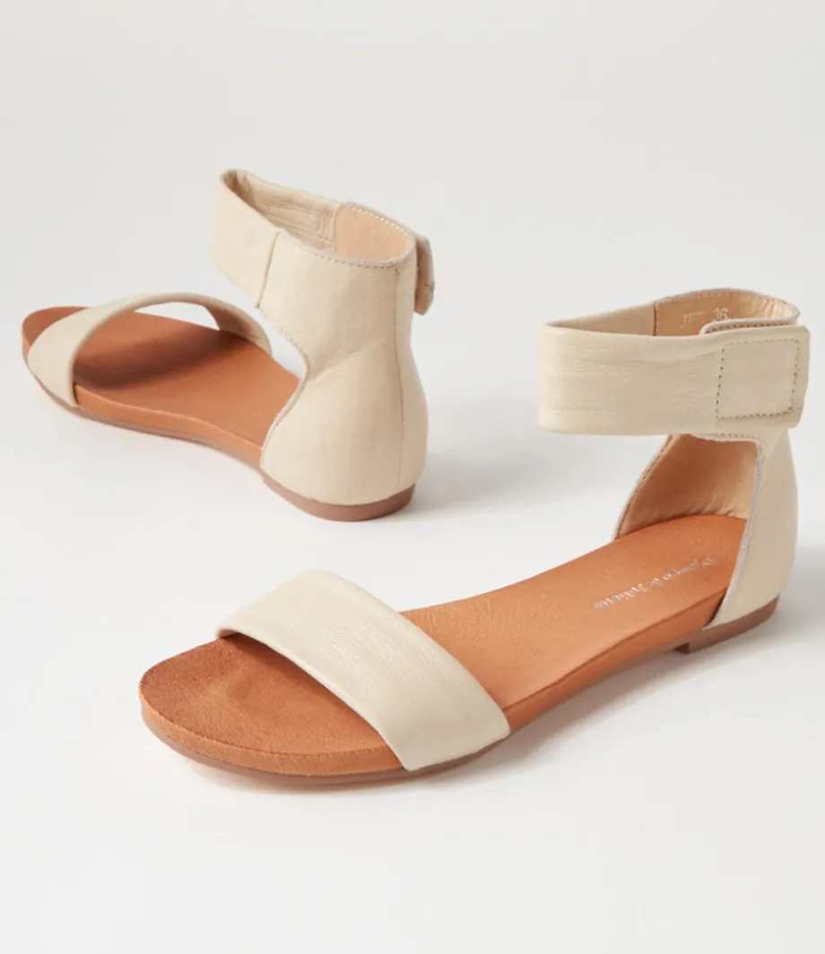 juzz_milk_leather_sandals_4.webp Juzz Milk Leather Sandals<DJANGO & JULIETTE Flash Sale