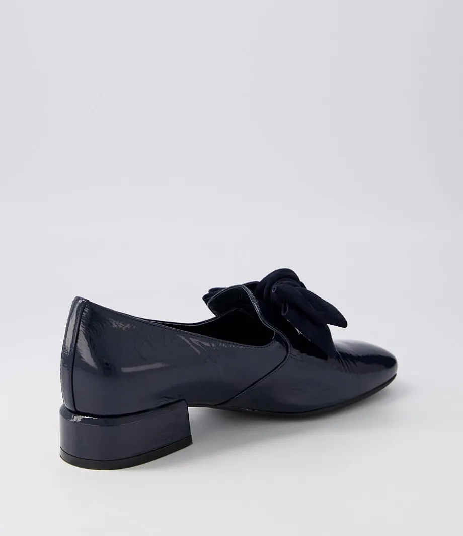 varva_navy_patent_suede_heels_2.webp Varva Navy Patent Suede Heels<DJANGO & JULIETTE Sale