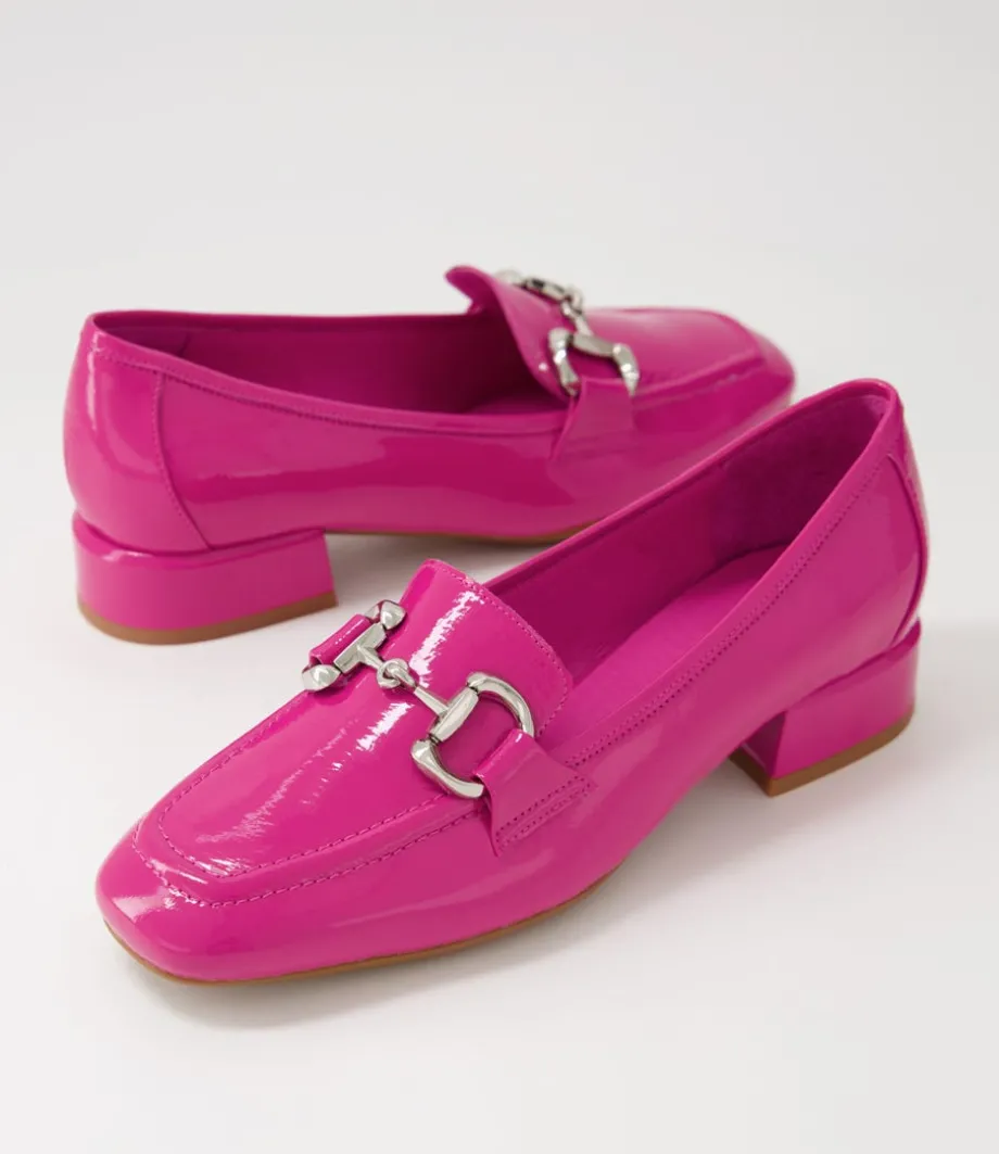 velam_fuchsia_patent_leather_heels_4.webp Velam Fuchsia Patent Leather Heels<DJANGO & JULIETTE Flash Sale